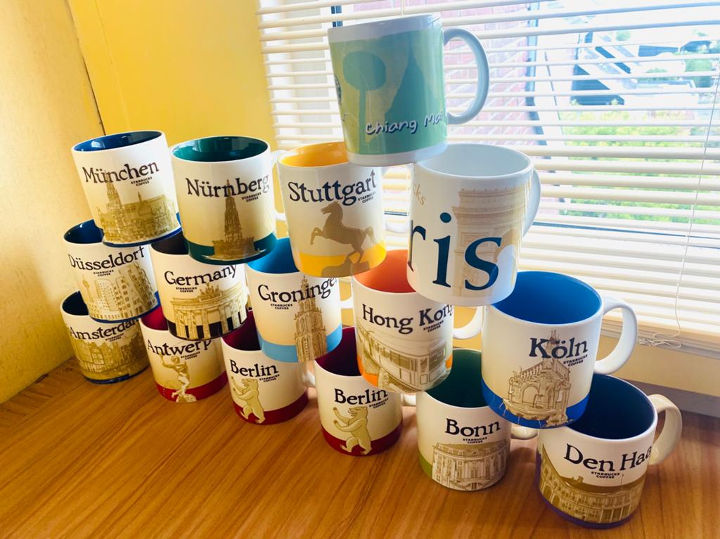 16 grote Starbucks mokken | € 7,50 per stuk | Inhoud 473 ml., Huis en Inrichting, Keuken | Servies, Ophalen, Keramiek, Zo goed als nieuw