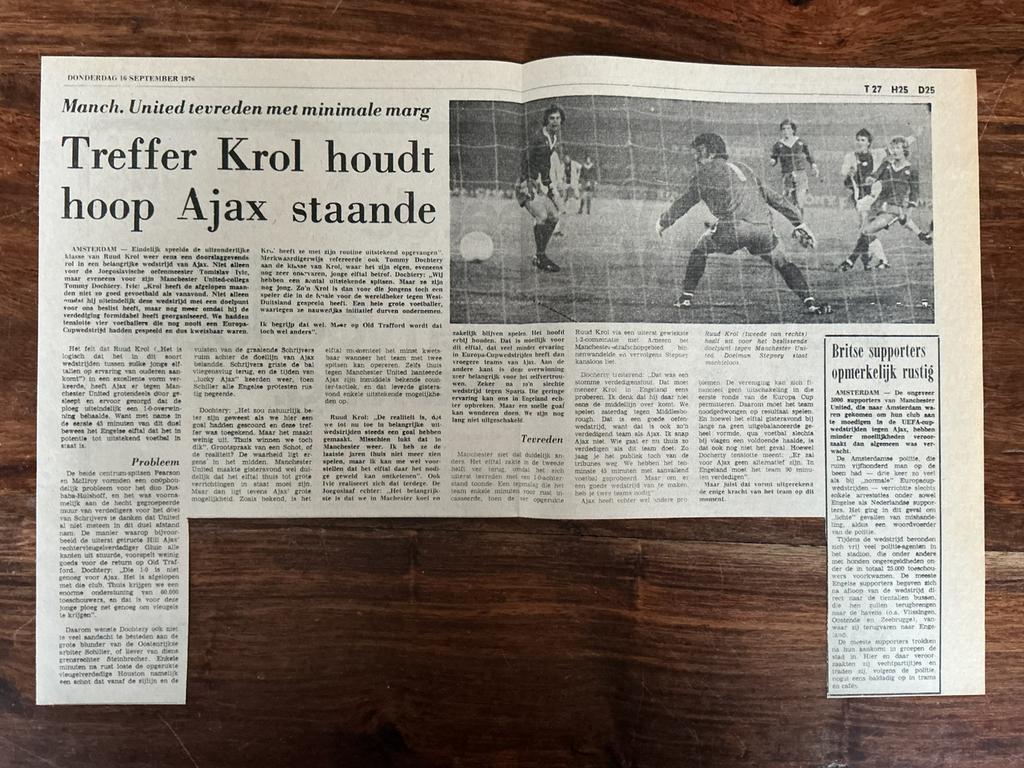 Voetbal krantenartikel Ajax Manchester United september 1976, Verzamelen, Tijdschriften, Kranten en Knipsels, Knipsel(s), Ophalen of Verzenden