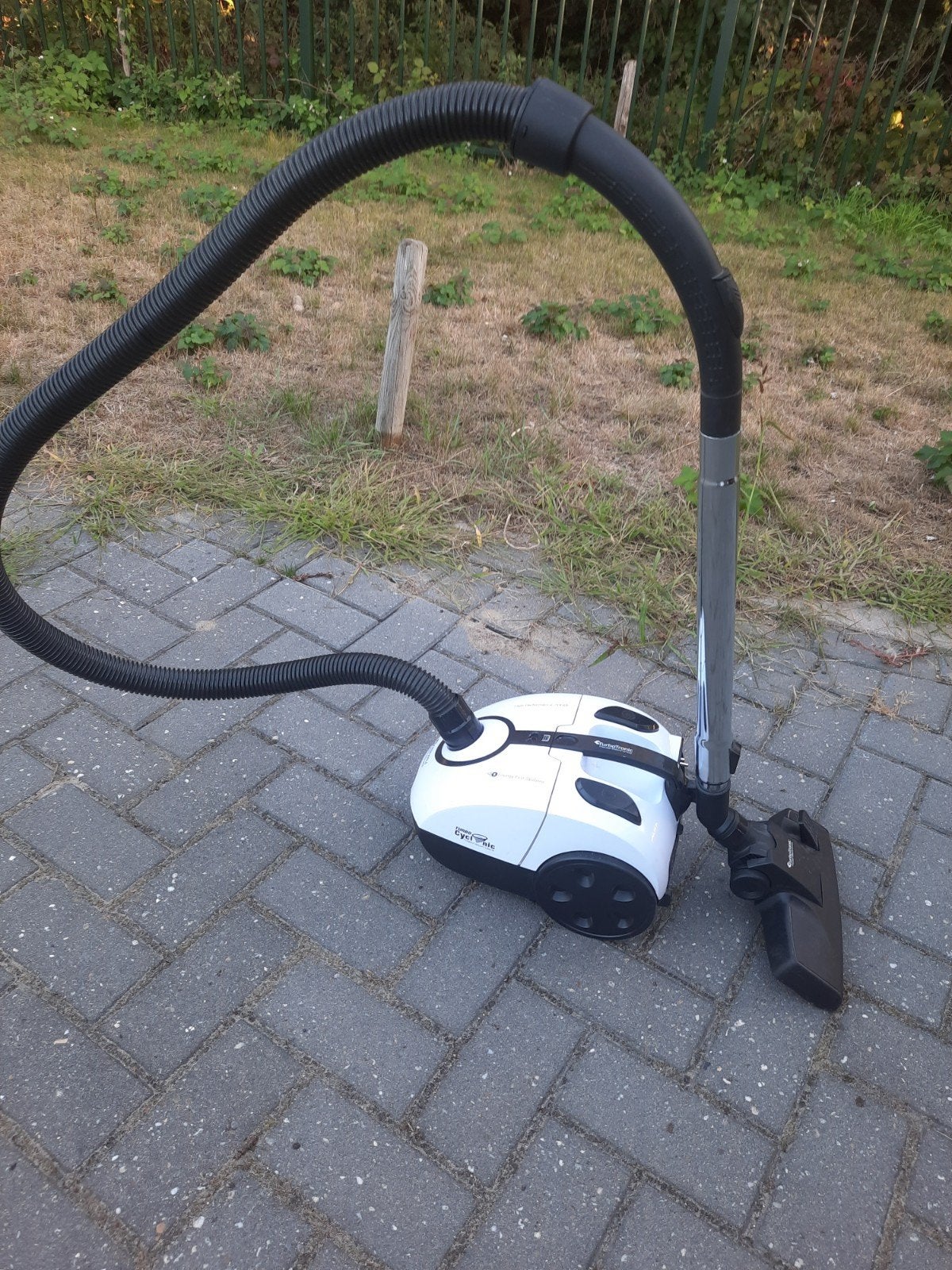 goed werkende turbotronic stofzuiger, Witgoed en Apparatuur, Ophalen, Zo goed als nieuw