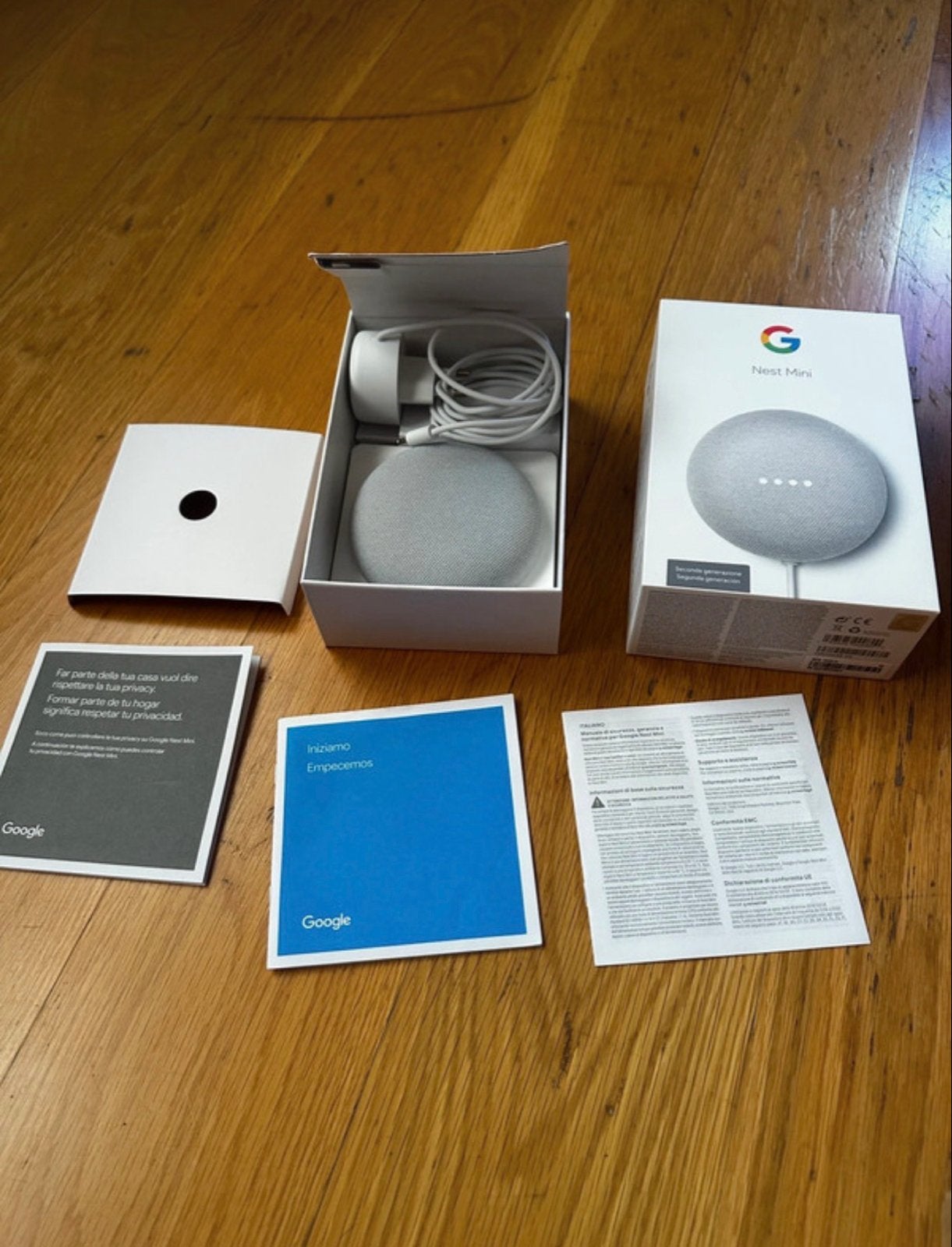 Google Nest Mini (2e generatie) - Nieuw en Ongebruikt