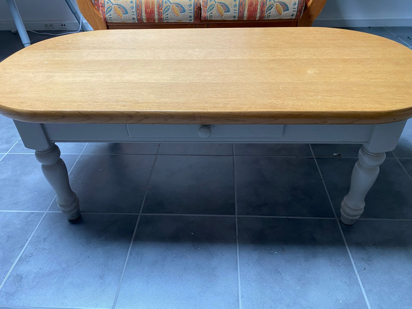 Ovale salontafel met lade - Hout en grijs, Huis en Inrichting, Ophalen, Gebruikt, 100 tot 150 cm, 50 tot 100 cm