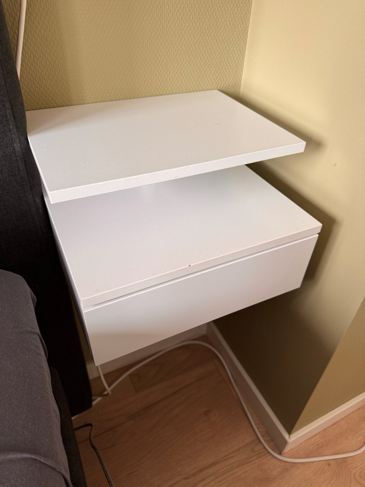 Zwevend nachtkastje Grandbo - 2 stuks, Ophalen, Gebruikt, Minder dan 45 cm, Minder dan 55 cm