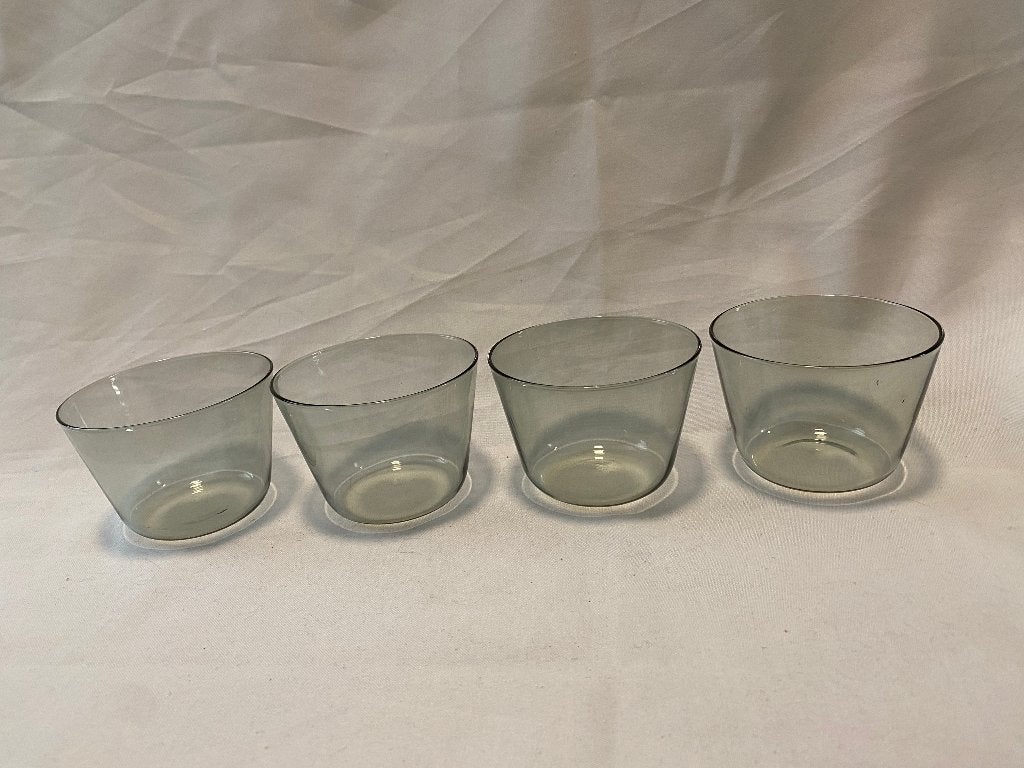 Design Set van 4 mooie gevormde stapelbare waterglazen, Ophalen of Verzenden, Gebruikt, Waterglas
