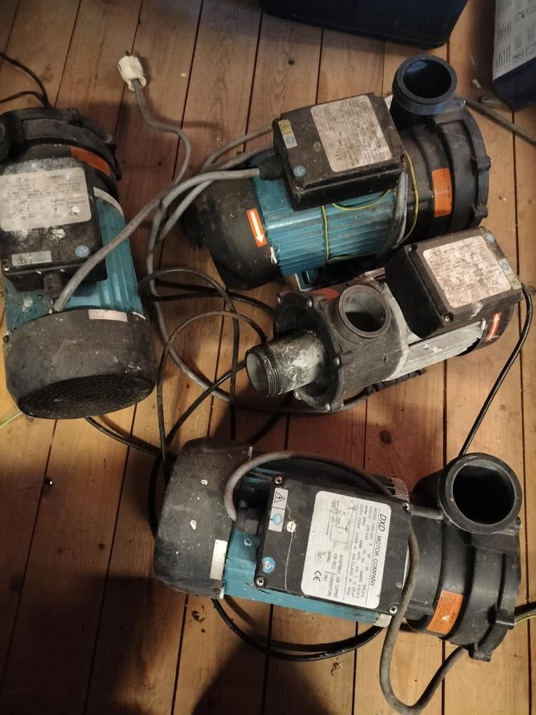 Te koop diverse pompen afkomstig van jacuzzi, Ophalen, Gebruikt