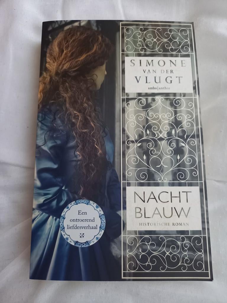 h2 Simone van der Vlugt - Nachtblauw, Boeken, Ophalen of Verzenden, Zo goed als nieuw, Simone van der Vlugt