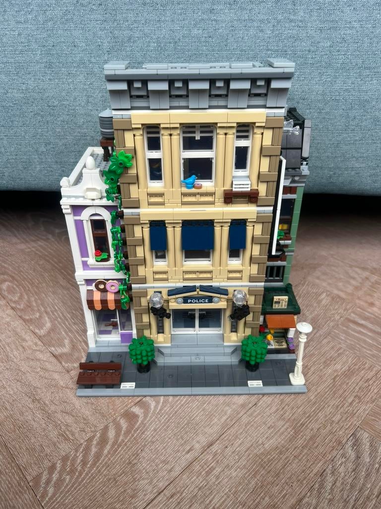 Lego 10278 compleet, Kinderen en Baby's, Speelgoed | Duplo en Lego, Ophalen of Verzenden, Zo goed als nieuw