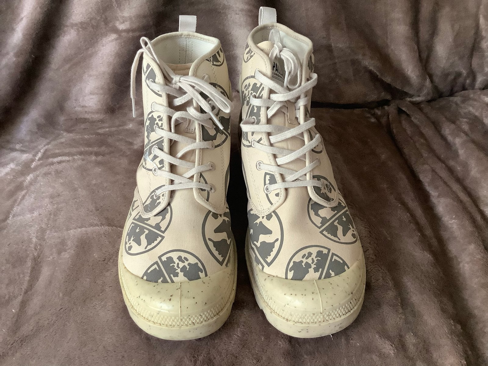 Palladium Pampa Hi Earth Limited Edition Maat 44, Ophalen of Verzenden, Zo goed als nieuw, Beige, Sneakers of Gympen