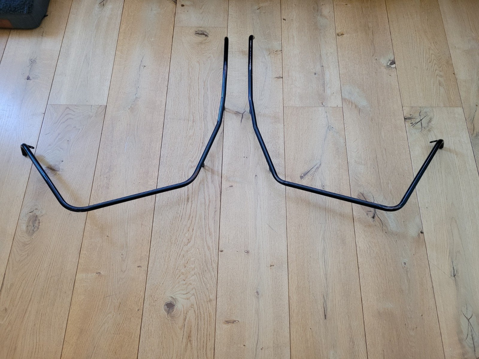 Zip valbeugelset, Motoren, Ophalen