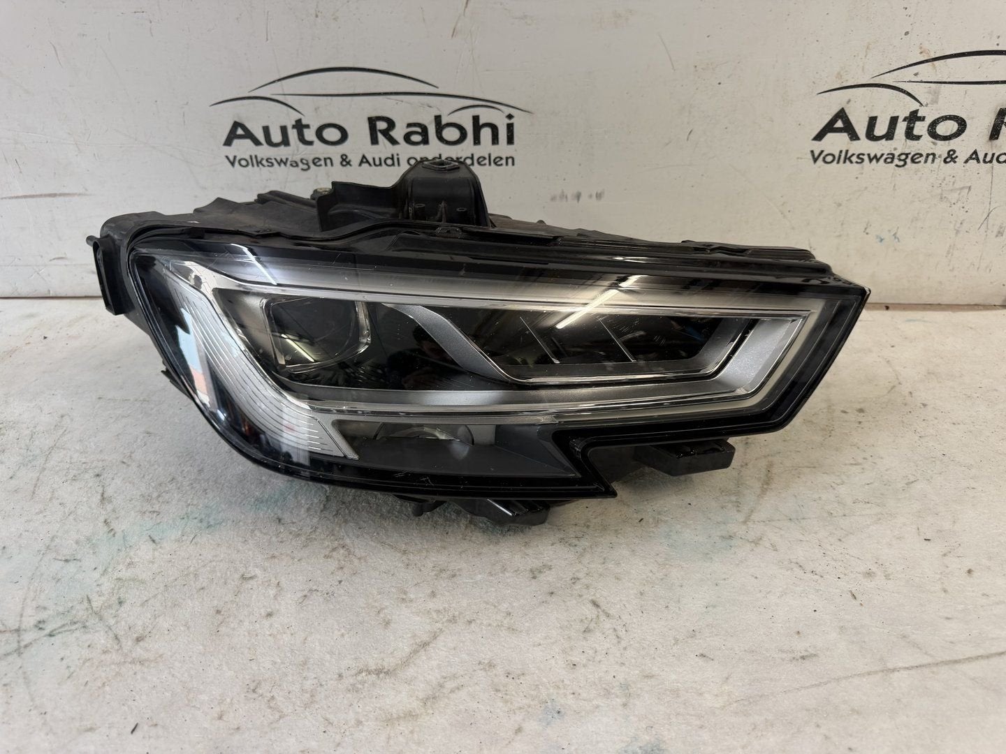 Audi A3 8v facelift koplamp rechts Matrix 8V0941036, Gebruikt, -, -, Ophalen of Verzenden
