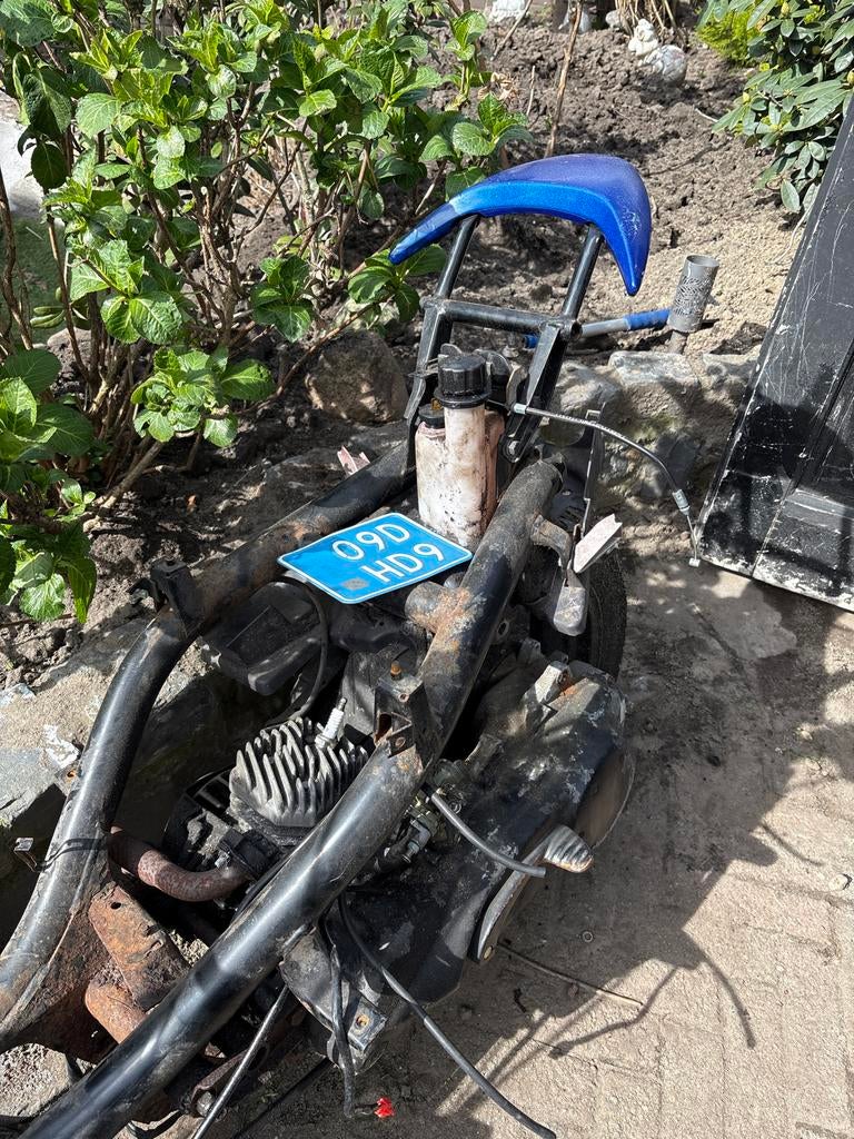 Frame met blauw kenteken Peugeot FIFA City, Fietsen en Brommers, Brommeronderdelen | Scooters, Ophalen, Gebruikt, Peugeot
