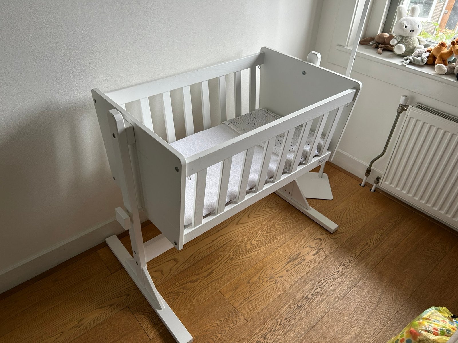 Houten wieg compleet, Kinderen en Baby's, Babywiegjes en Ledikanten, Ophalen, Zo goed als nieuw, Wieg