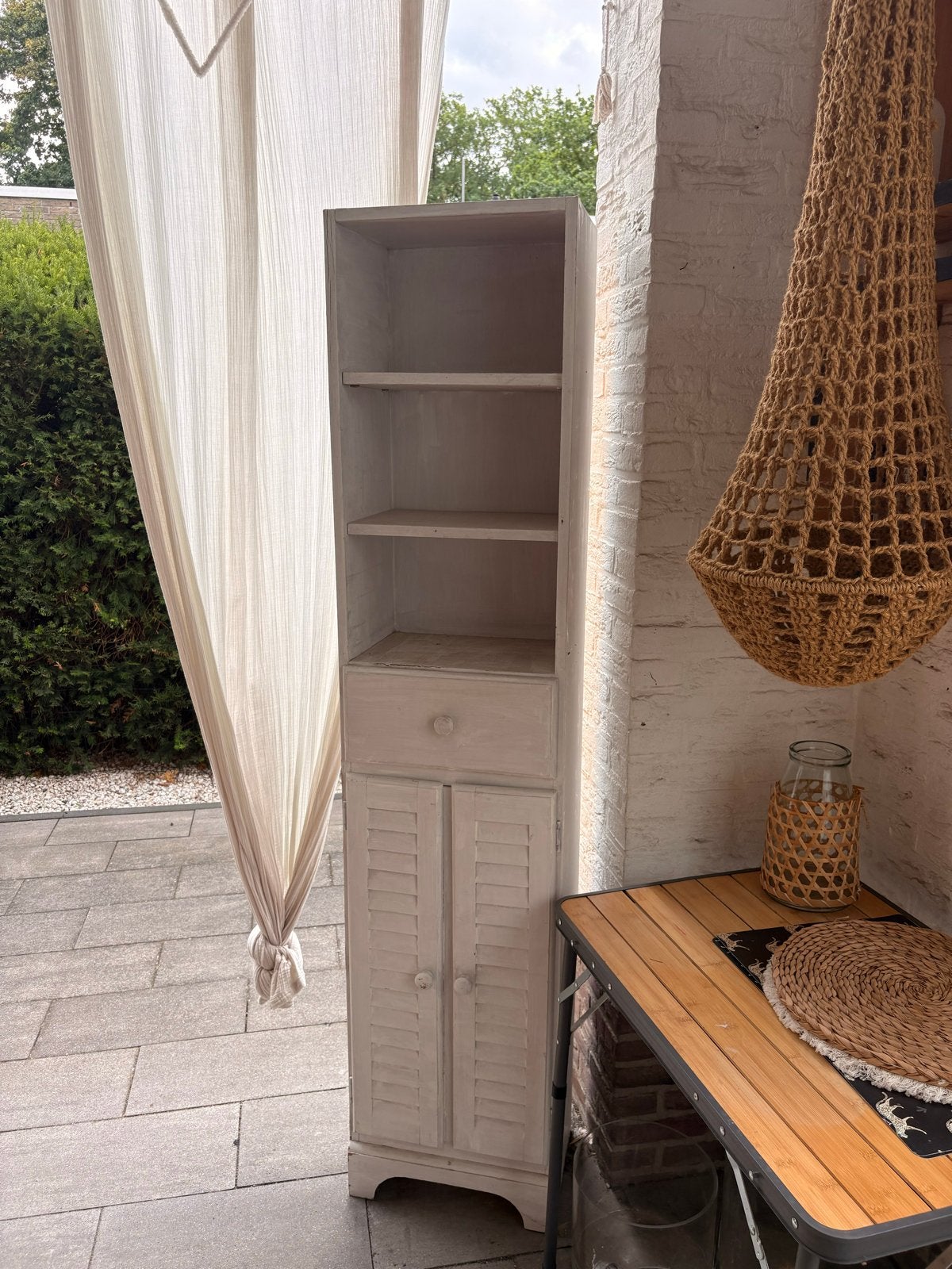 Brocante kastje met louvre deurtjes, Ophalen