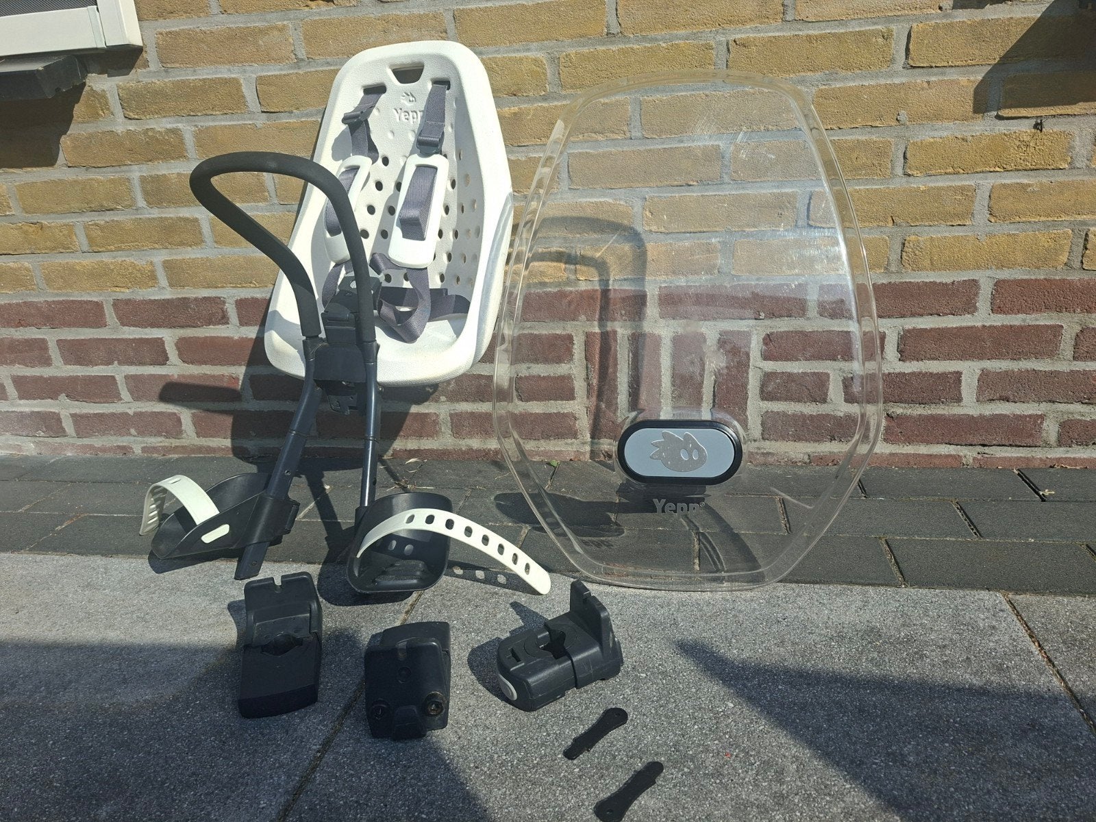 Yepp fiets voorzitje met windscherm en 3 adapters, Fietsen en Brommers, Ophalen, Zo goed als nieuw, Voorzitje, Yepp