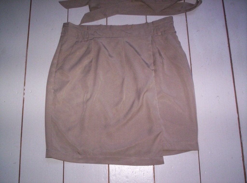 ROKJE van FOREVER 21, beige, overslagmodel maat L, Kleding | Dames, Maat 38/40 (M), Beige, Ophalen of Verzenden, Zo goed als nieuw