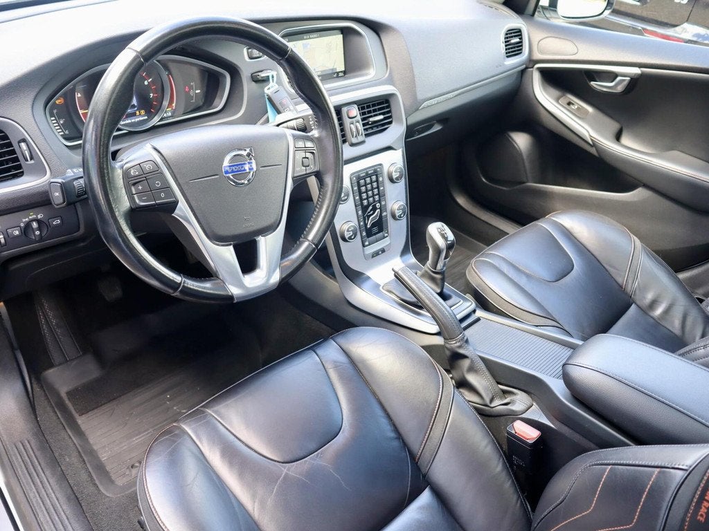 Volvo V40 Cross Country 1.6 T4 Ocean Race, Panodak, Leder, Voorwielaandrijving, Gebruikt, Zwart, 4 cilinders