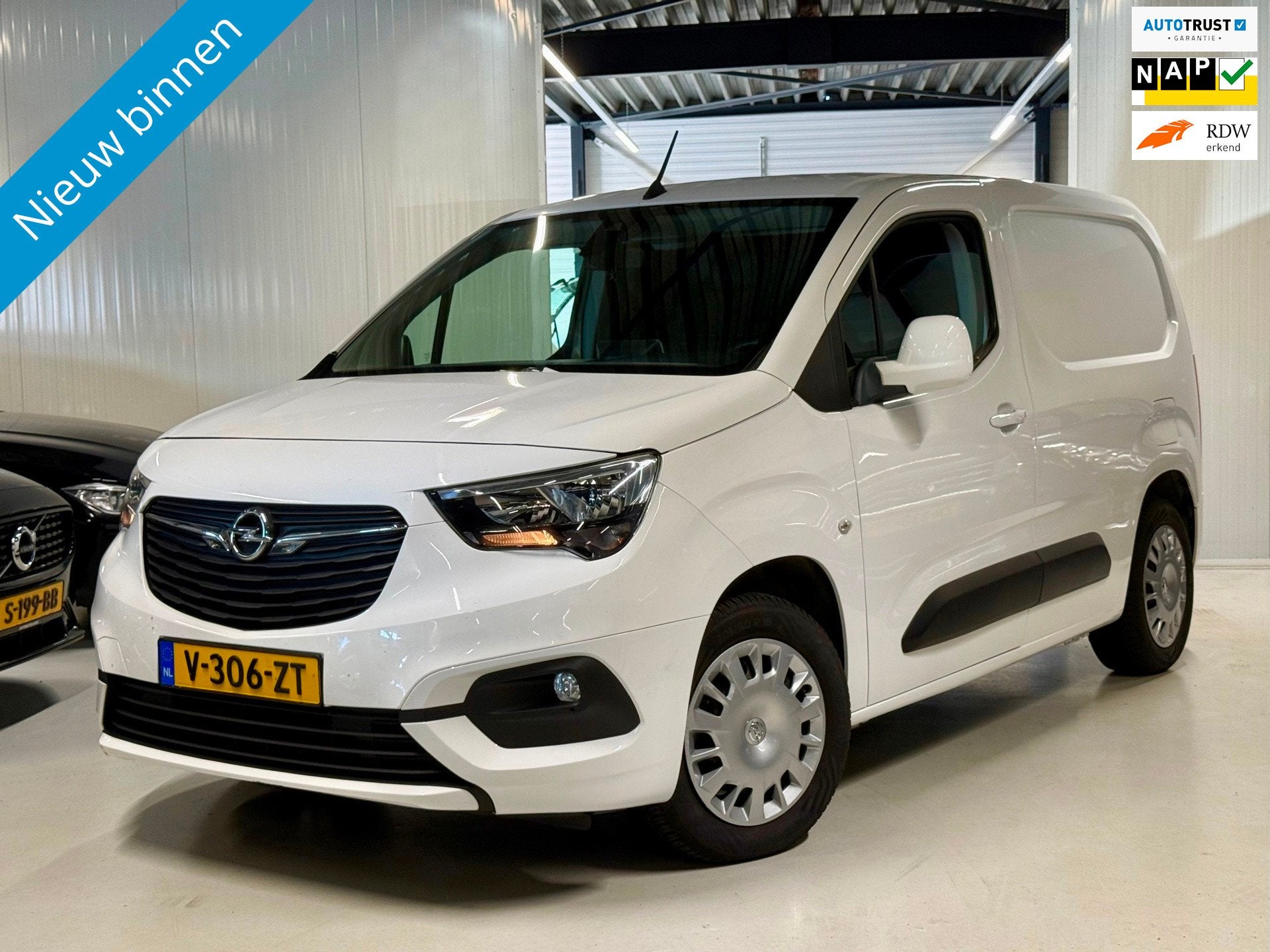 Opel Combo 1.5D 131 Pk L1H1 Edition Automaat| CarPlay!, Auto's, Stof, Gebruikt, 4 cilinders, Bedrijf