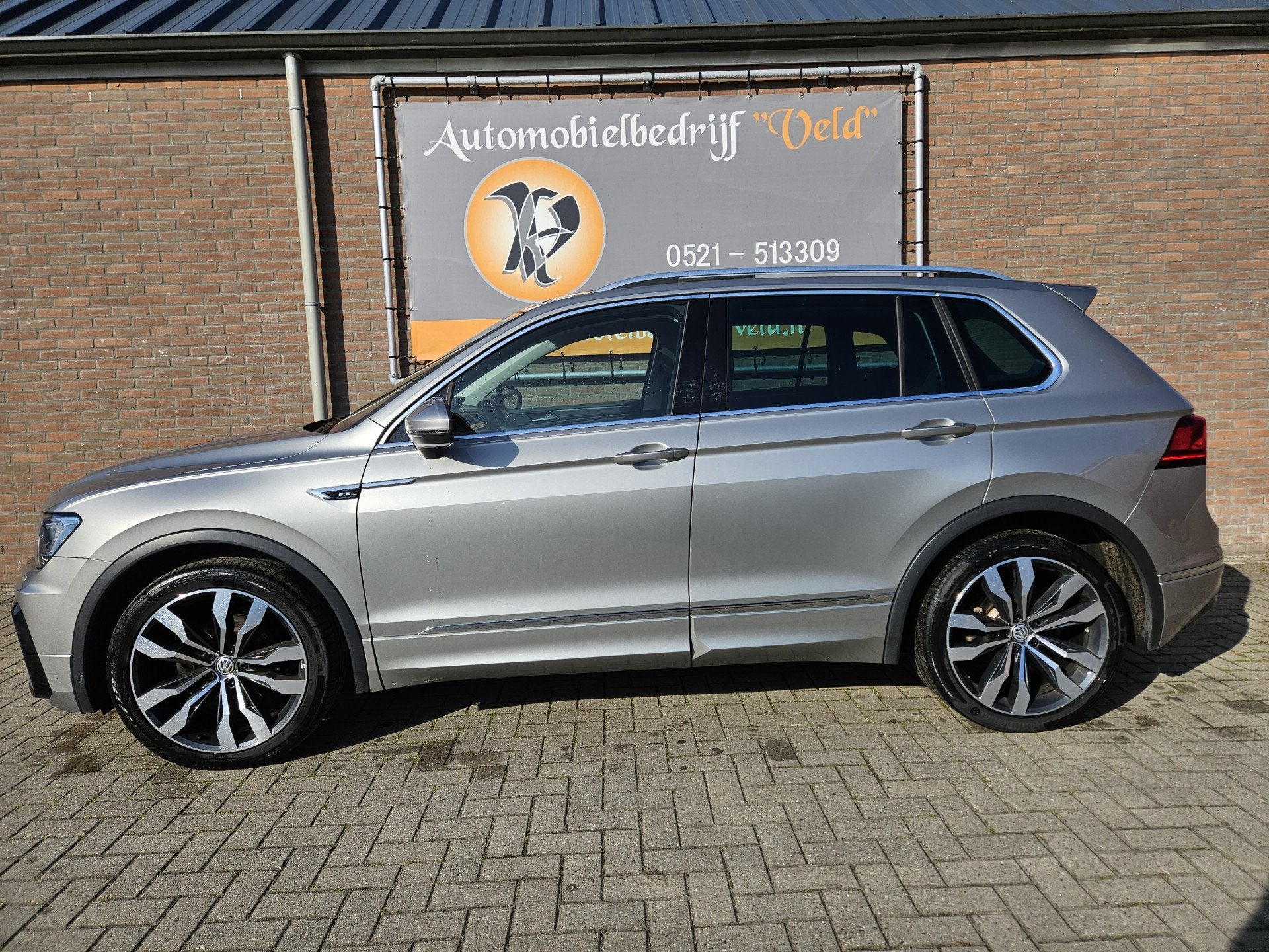 Volkswagen Tiguan 1.4 TSI ACT Highline R-line, Euro 6, 4 cilinders, 150 pk, Alcantara