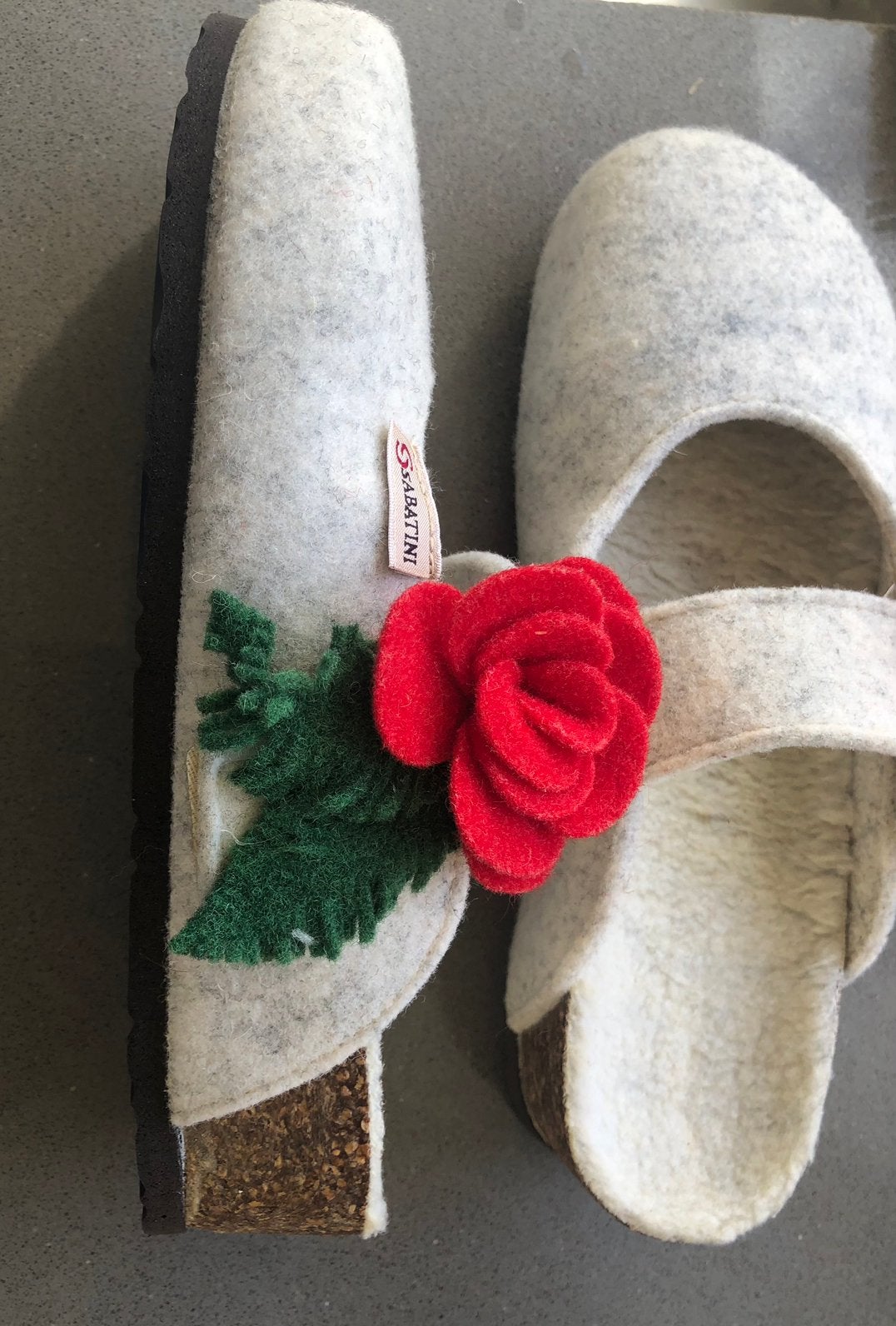 Sabatini wollen sloffen 36 Nieuw, Kleding | Dames, Ophalen of Verzenden, Zo goed als nieuw, Pantoffels of Sloffen