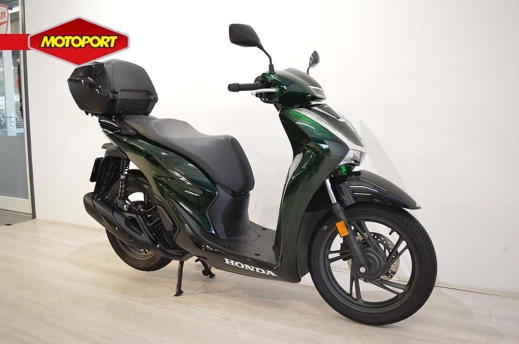 Honda SH 150 i ABS (bj 2024), Scooter, Doornveld 180-184
B-1731  ZELLIK, BE, Bedrijf, HONDA MOTOR EUROPE BENELUX