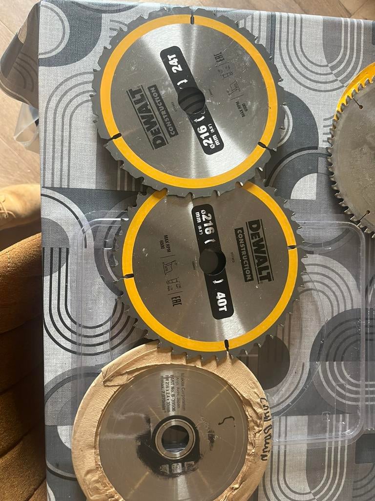 Setje zaagbladen 216mm makita dewalt nieuw en gebruikt, Doe-het-zelf en Verbouw, 70 mm of meer, Ophalen of Verzenden, Zo goed als nieuw