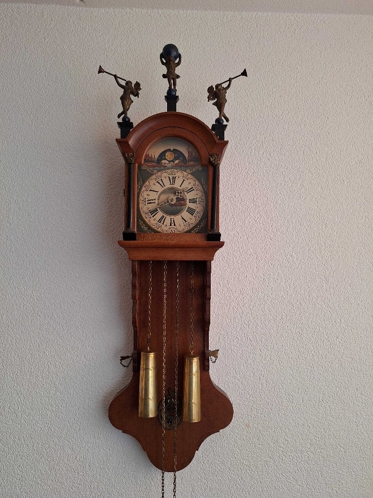 Mooie werkende Friese startklok met maanstand, Antiek en Kunst, Ophalen