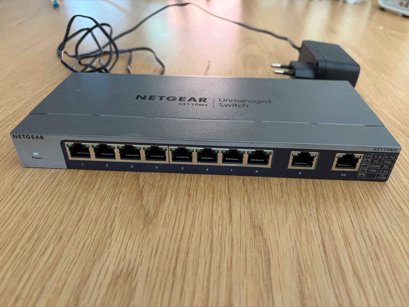 NETGEAR GS110MX Unmanaged Switch - 10-poorts Gigabit, Ophalen, Zo goed als nieuw