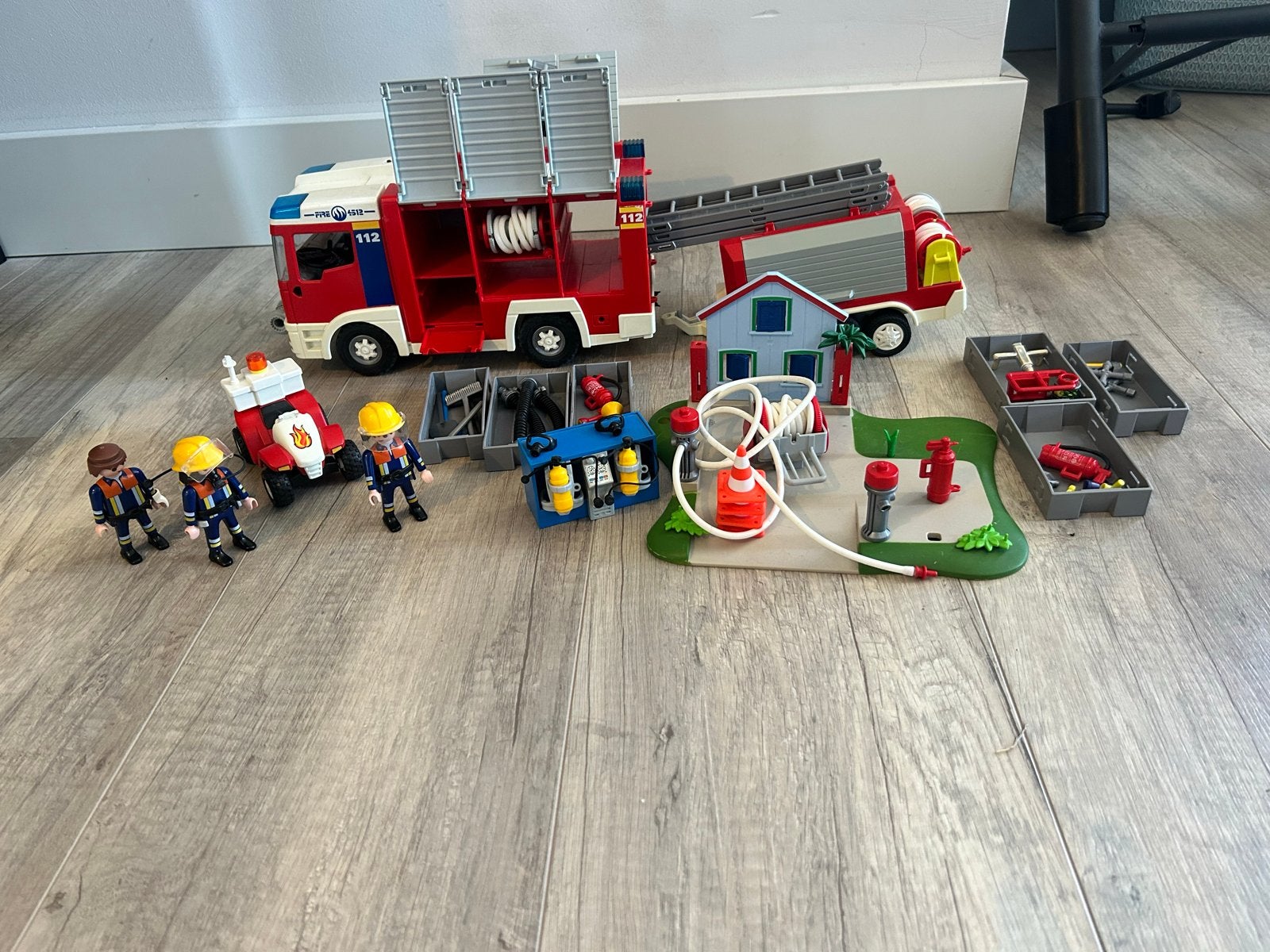 Playmobil Brandweerwagen met aanhanger en accessoires, Kinderen en Baby's, Speelgoed | Playmobil, Gebruikt, Losse onderdelen, Voertuig
