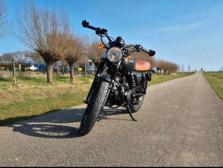 Hanway Raw 50 Schakelbrommer - Mat zwart met leer zadel, Ophalen, Maximaal 45 km/u, Zo goed als nieuw, 4 versnellingen