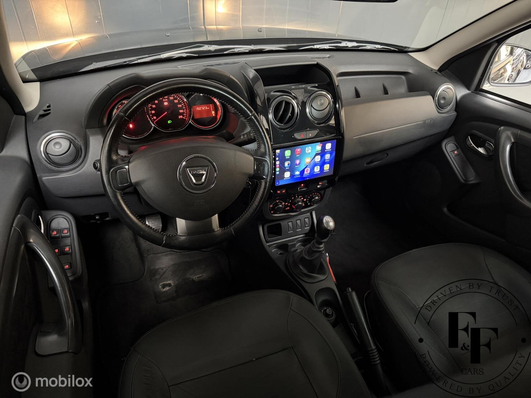Dacia Duster 1.2 TCe Lauréate|NAP|CarPlay|Cruise|Leder, Auto's, Voorwielaandrijving, Euro 5, 125 pk, Gebruikt