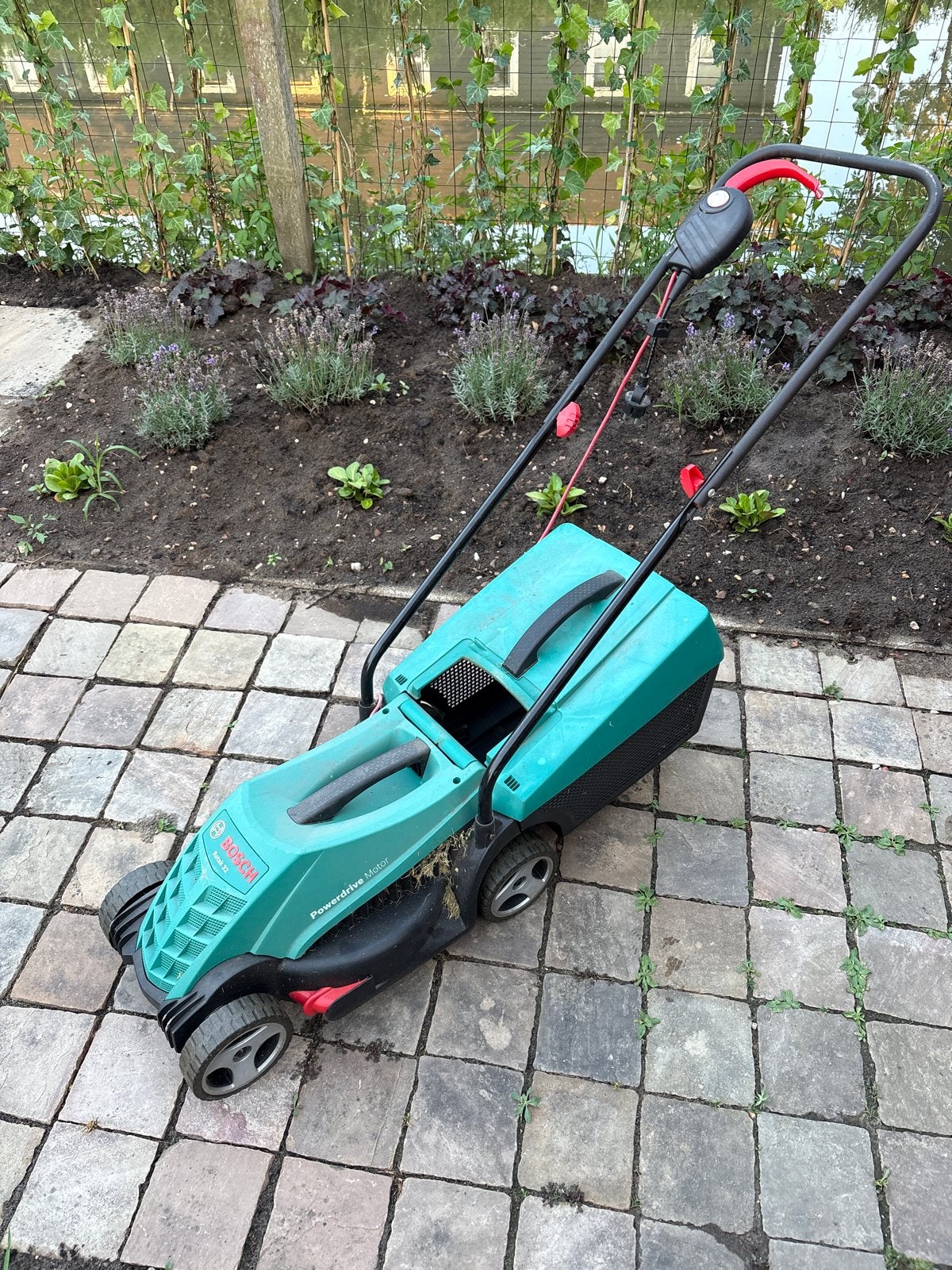 Bosch Rotak 32 elektrische grasmaaier, Tuin en Terras, Grasmaaiers, Ophalen, Cirkelmaaier, Gebruikt, Elektrische grasmaaier