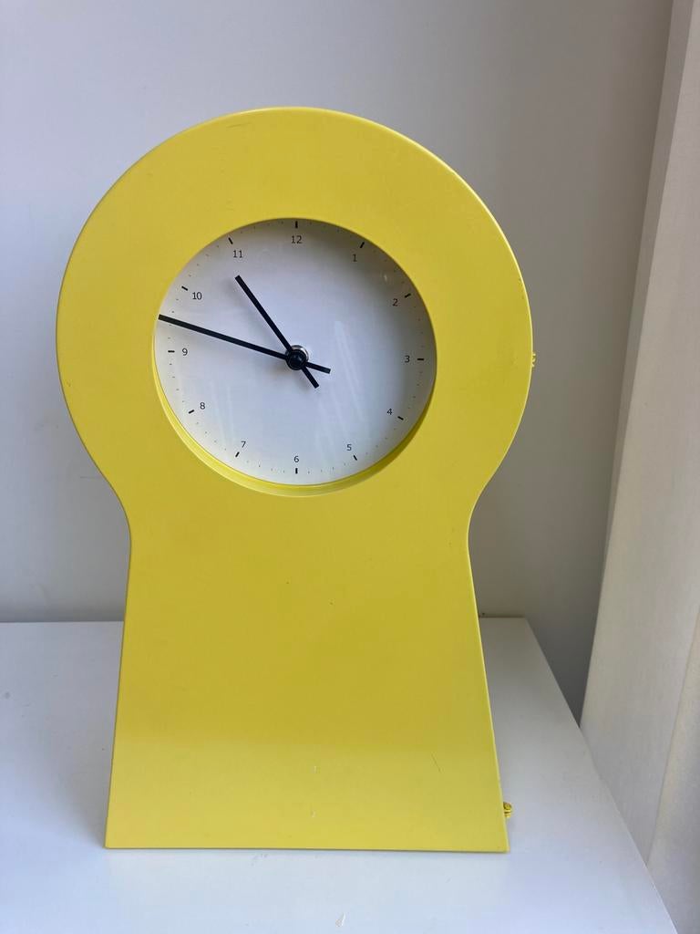 Ikea klok Vintage Gele Tafelklok met Opbergruimte Ikea, Huis en Inrichting, Ophalen, Zo goed als nieuw