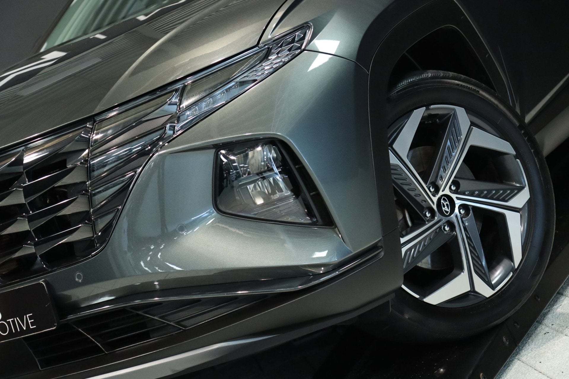Hyundai Tucson 1.6 T-GDI PHEV 4WD VOL! / PANO / LEDER / TREK, Auto's, Automaat, 1350 kg, Zwart, 4 cilinders