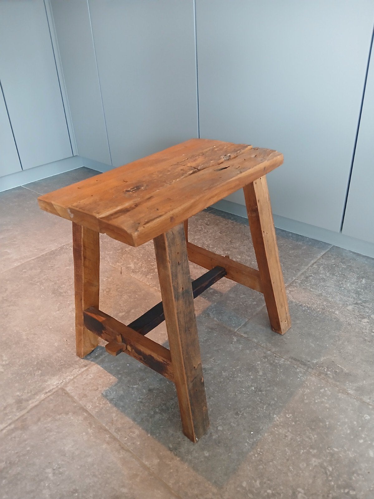 Landelijk bijzettafeltje/krukje, Ophalen, Hout