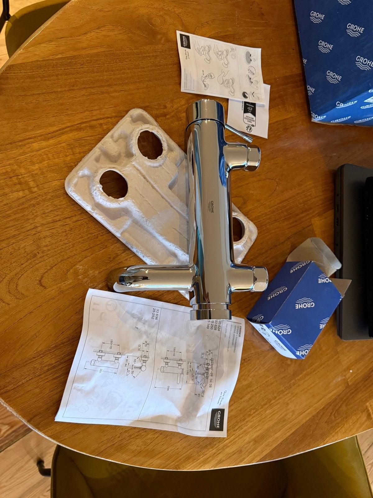 Grohe Essence Badkraan met handdouche chroom 33628001, Ophalen of Verzenden, Nieuw, Chroom, Bad