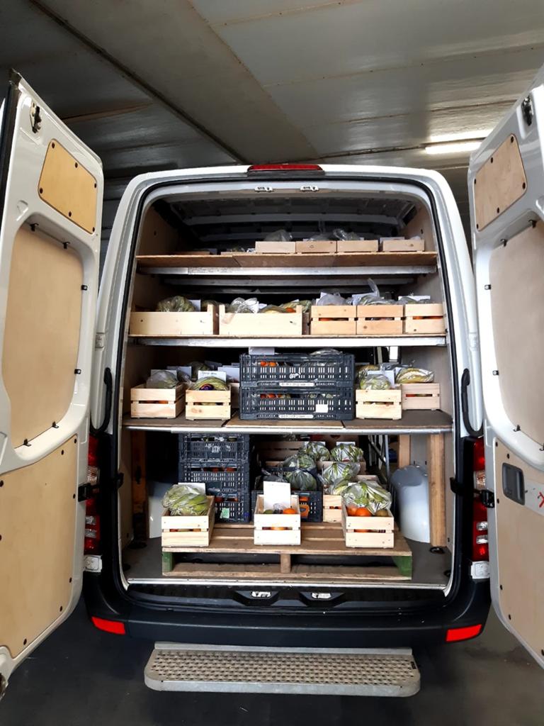Makkelijk in bus houten ophanging en platen bovenop kan 150, Ophalen of Verzenden