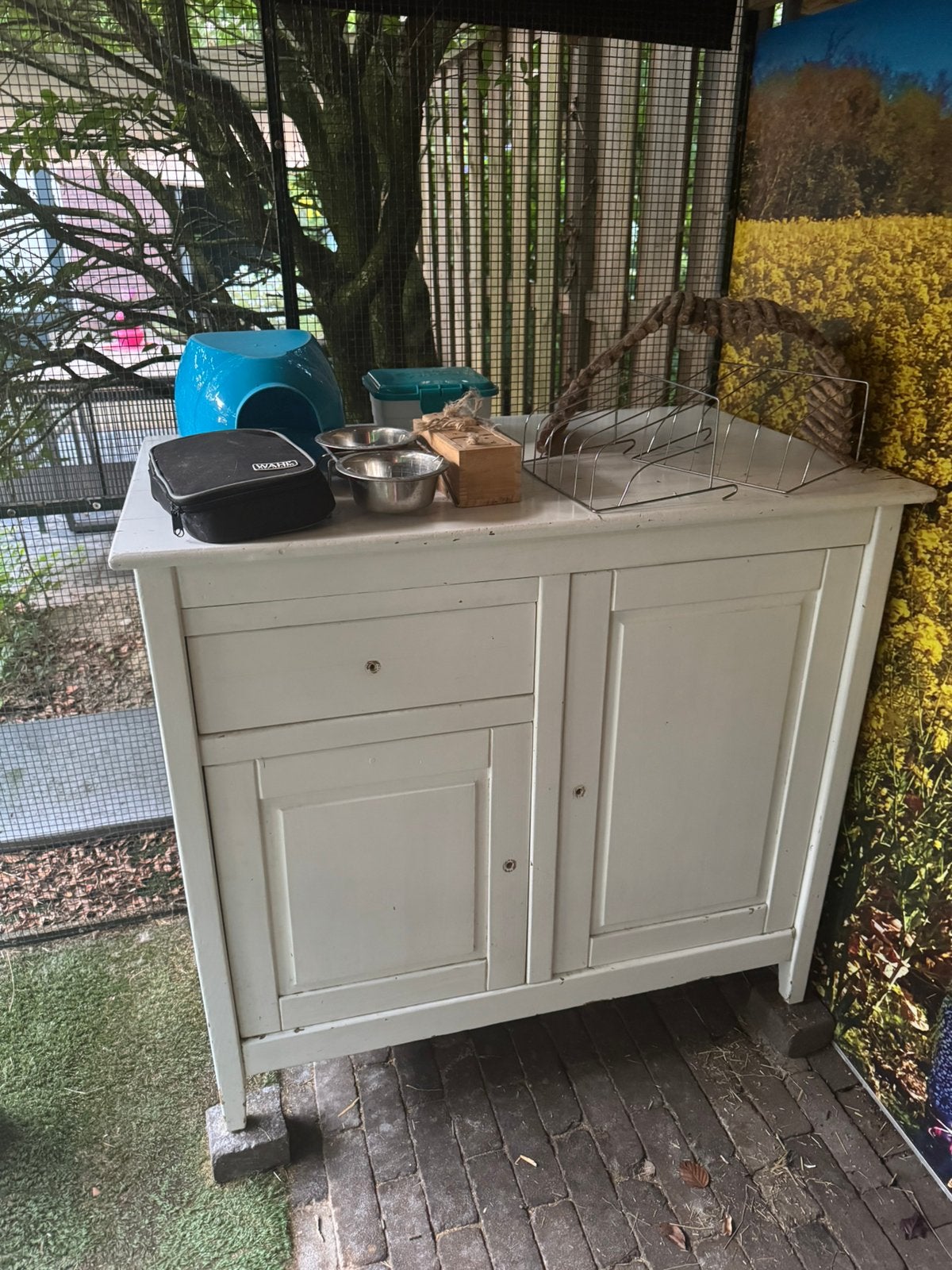 GRATIS kast commode schuur kastje en konijnen toebehoren, Tuin en Terras, Bergingen en Tuinkasten, Ophalen, Zo goed als nieuw