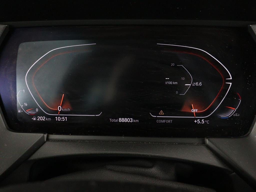 BMW 1 Serie 118i Executive M-Sport Trekhaak (bj 2021), Auto's, BMW, 136 pk, Gebruikt, Met garantie (alle), Leder en Stof