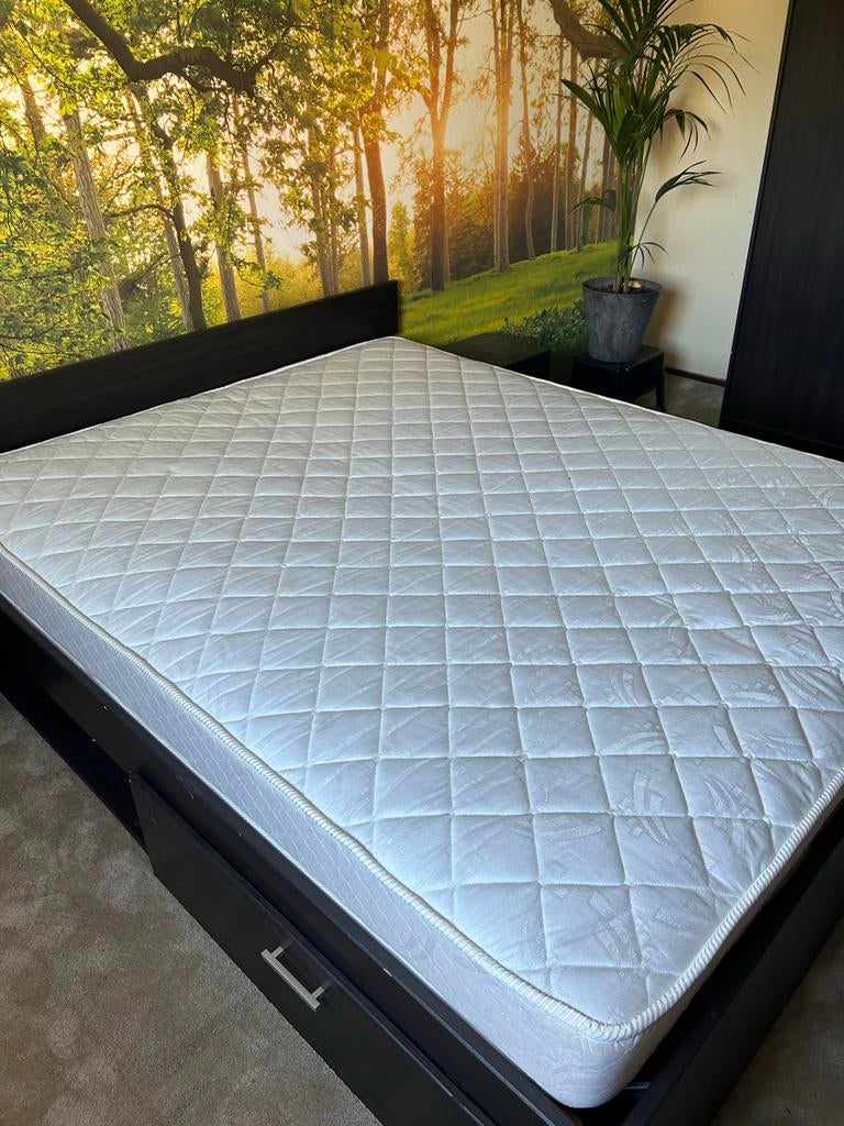 Comfortabel bed en matras- Zo goed als nieuw, Ophalen, Tweepersoons, Zo goed als nieuw, Bedbodem