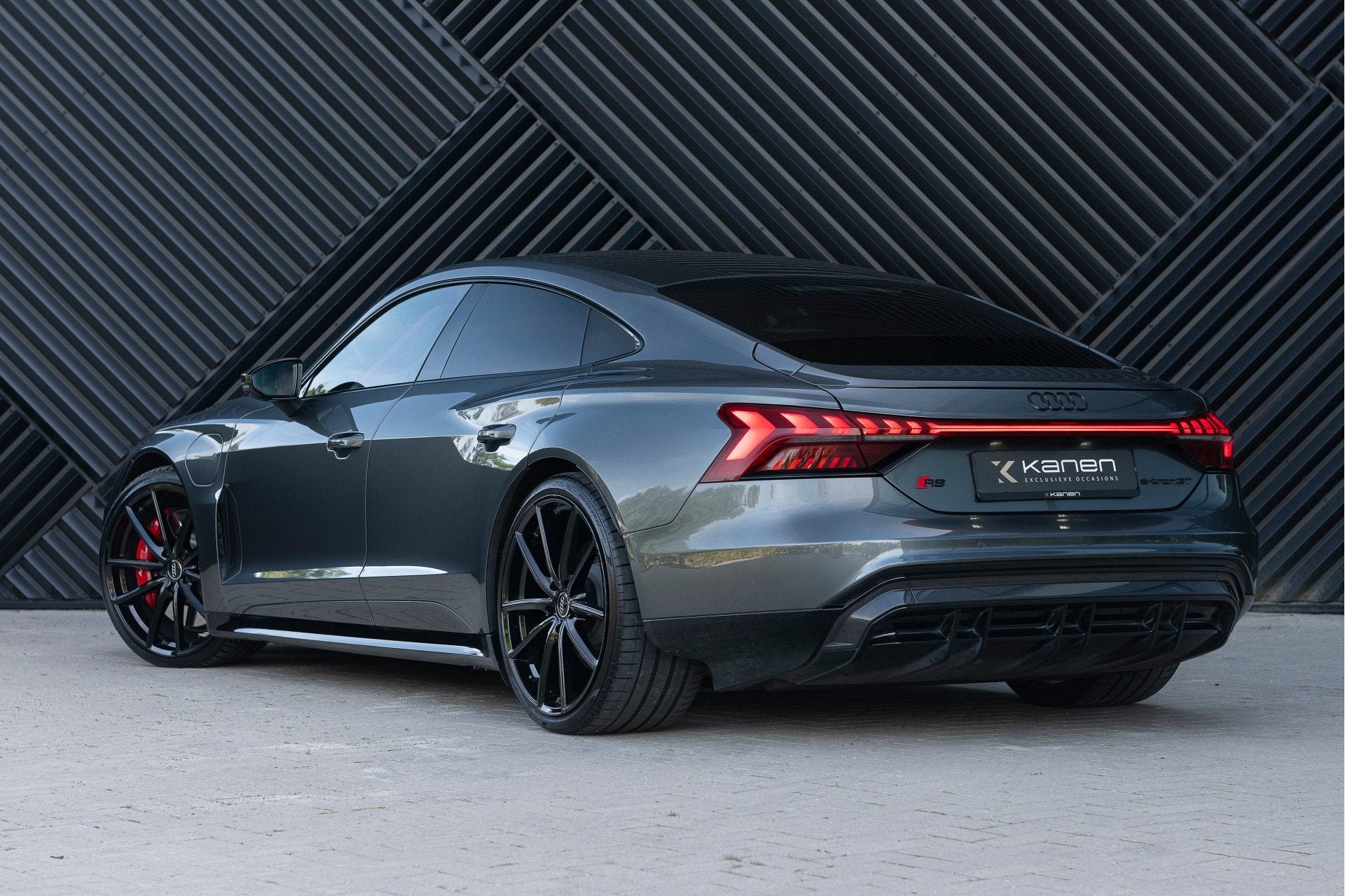 Audi e-tron GT RS quattro 93 kWh ACC Carbondak RS Seats B&O, Auto's, Automaat, 12 maanden, Gebruikt, Zwart