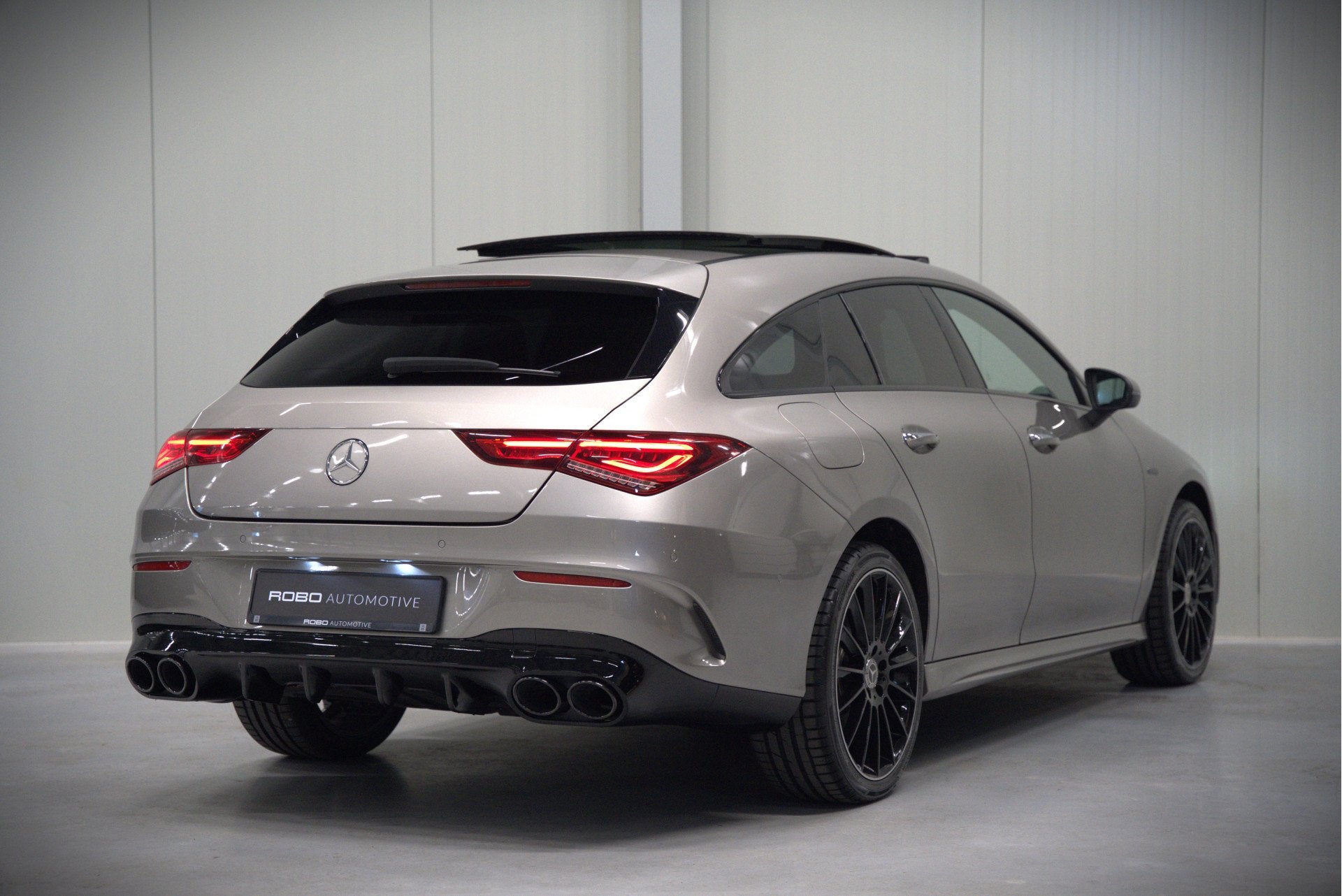 Mercedes-Benz CLA-Klasse Shooting Brake 250 e Premium | Pano, Auto's, CLA, Gebruikt, 4 cilinders, Automatische klimaatregeling
