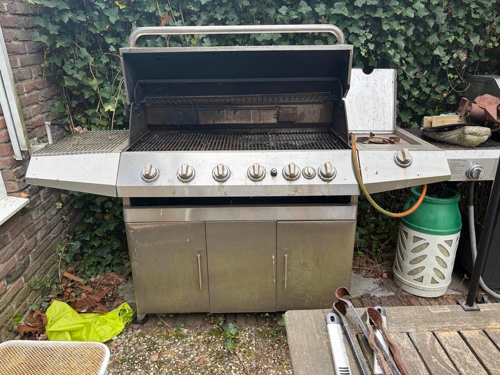 6-pits gas BBQ met extra kookpit (gasregulator ontbreekt), Ophalen, Gebruikt