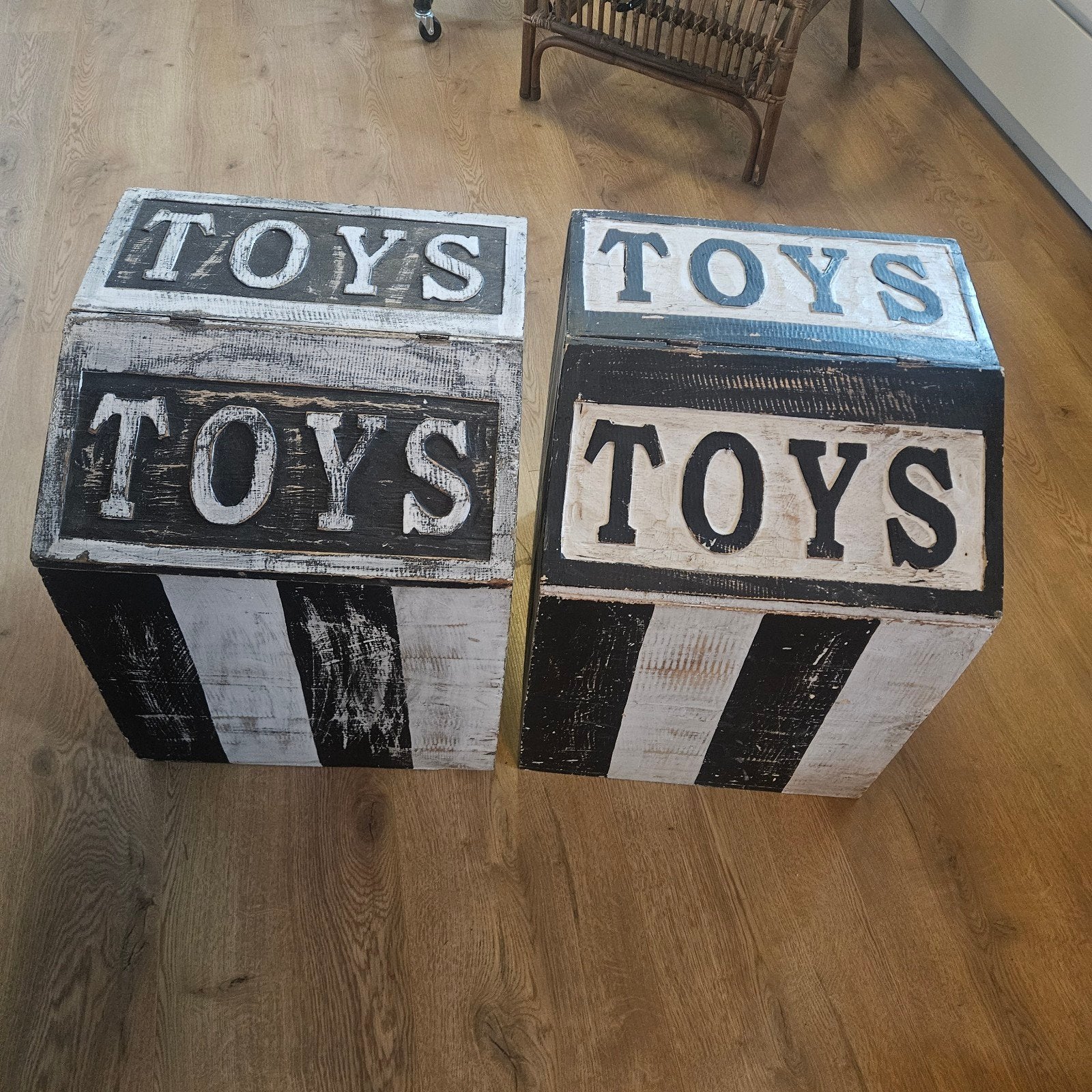 2 houten opbergkisten voor speelgoed zwart/wit, Ophalen, Gebruikt