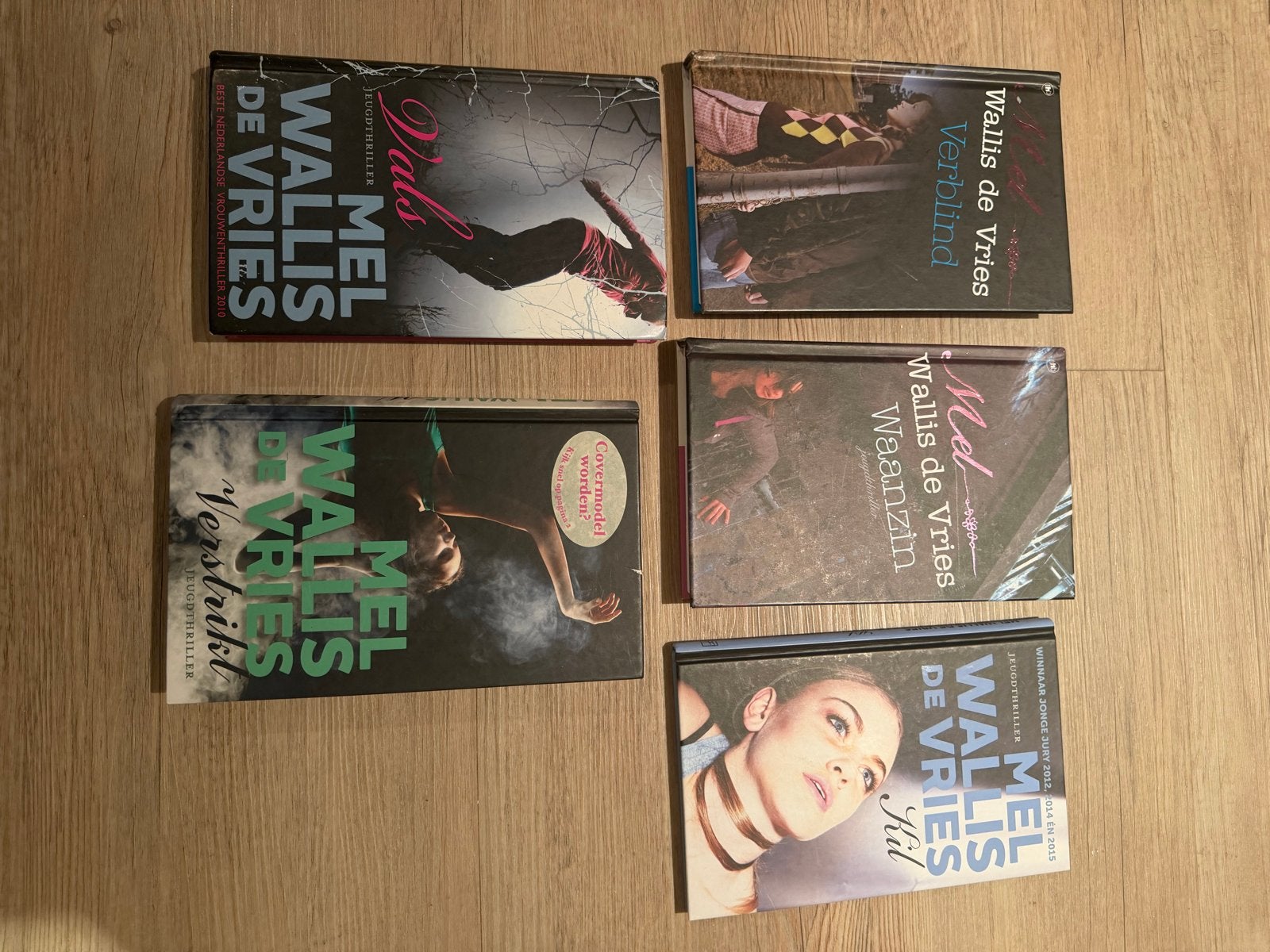 Jeugdthrillers van Mel Wallis de Vries - Serie, Boeken, Ophalen of Verzenden, Gelezen, Fictie