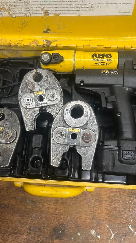 Perstang rems mini inc persbekken uponor, Ophalen of Verzenden, Zo goed als nieuw