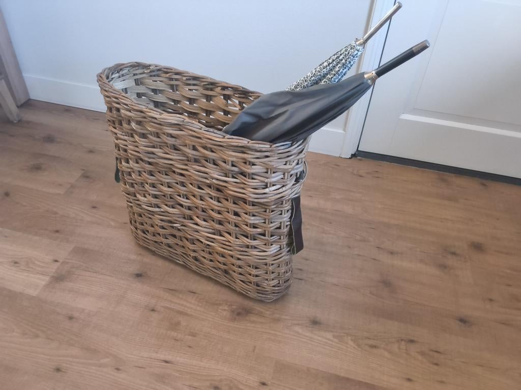 Rotan paraplubak paraplu mand  of voor  hockeysticks, Huis en Inrichting, Woonaccessoires | Schalen en Manden, Ophalen, Riet