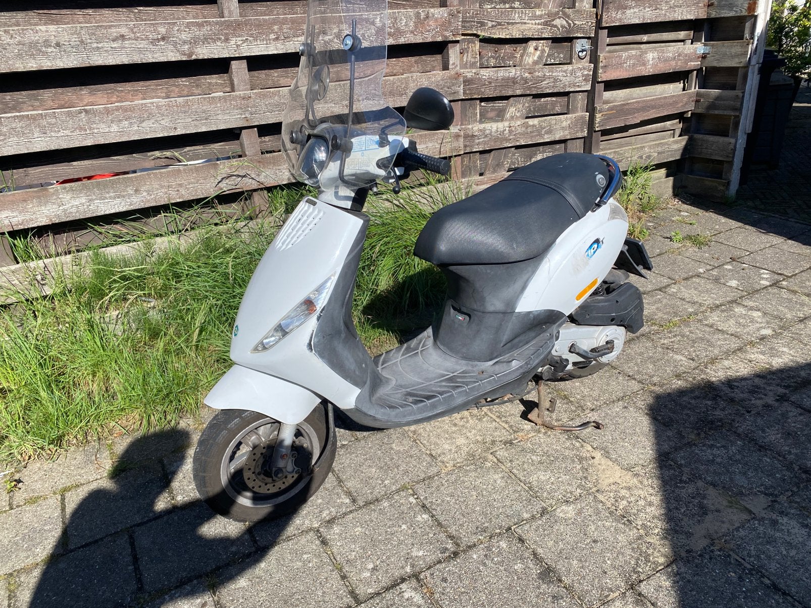 Witte Piaggio ZIP 4T C25, Ophalen, Gebruikt, Maximaal 45 km/u, Benzine