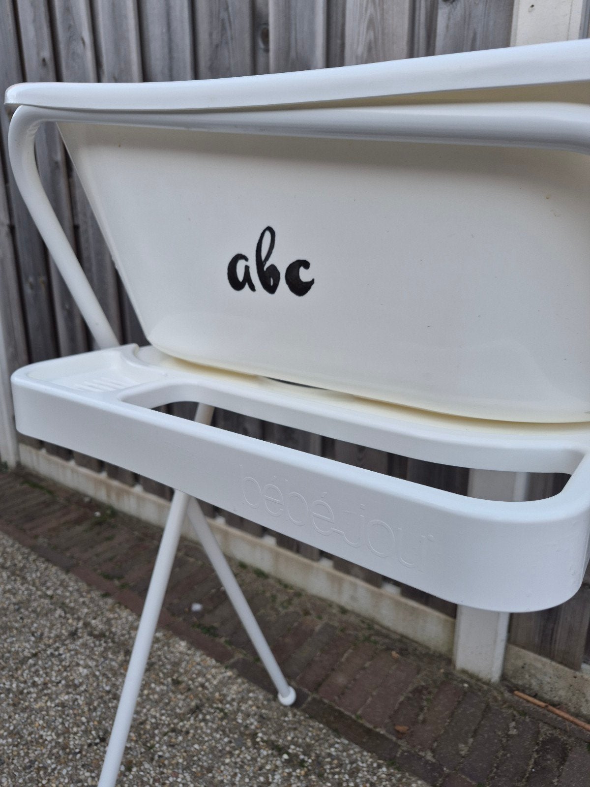 Bébé-jou baby badje met standaard en badzitje, Kinderen en Baby's, Badjes en Verzorging, Ophalen, Zo goed als nieuw, Badje, Bébé-jou