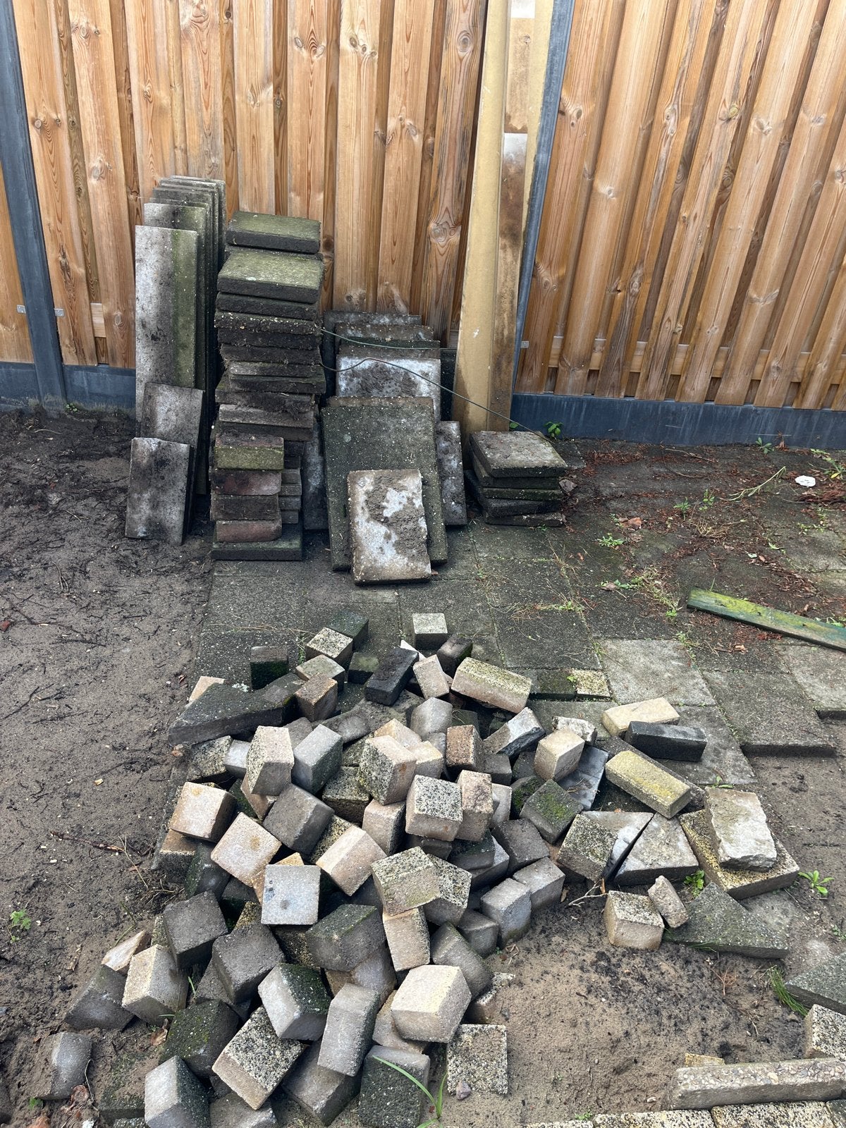 Gebruikte stoeptegels en opsluitbanden, Tuin en Terras, Ophalen, Gebruikt, 10 m² of meer, Beton