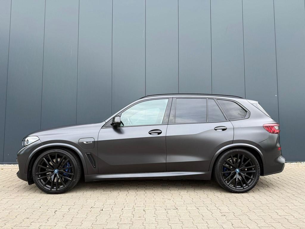 BMW X5 xDrive45e B&W Skylounge massage tr.hk, Auto's, BMW, Gebruikt, 394 pk, Vierwielaandrijving, Hybride Elektrisch/Benzine