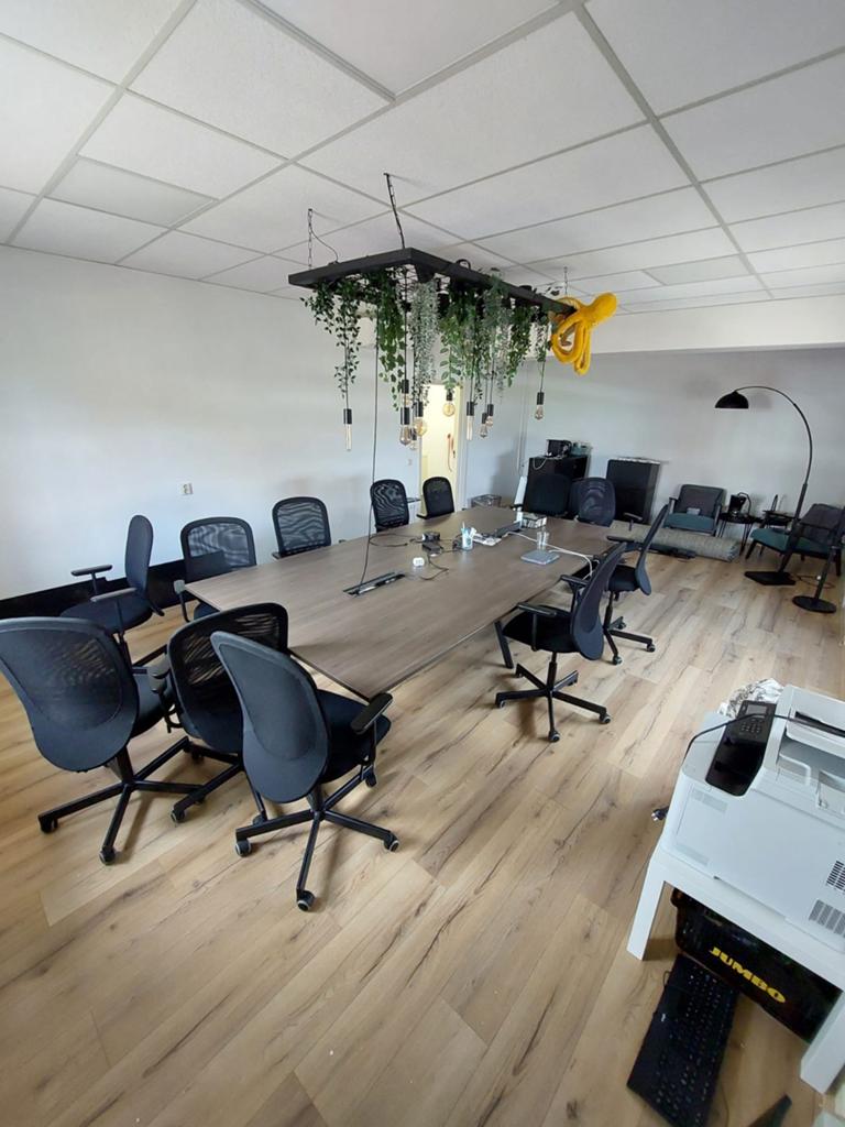 Grote moderne bruine vergadertafel 320x160 demonteren te HHW, Huis en Inrichting, Bureaus, Demontabel, Gebruikt, Bruin, Overige materialen